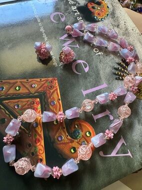 Vintage glass and plastic Beaded Statement Necklace and Earrings Set preowned